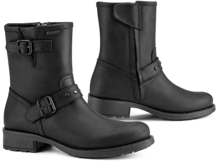 Best Winter Motorcycle Boots 2024 Buying Guide & Review