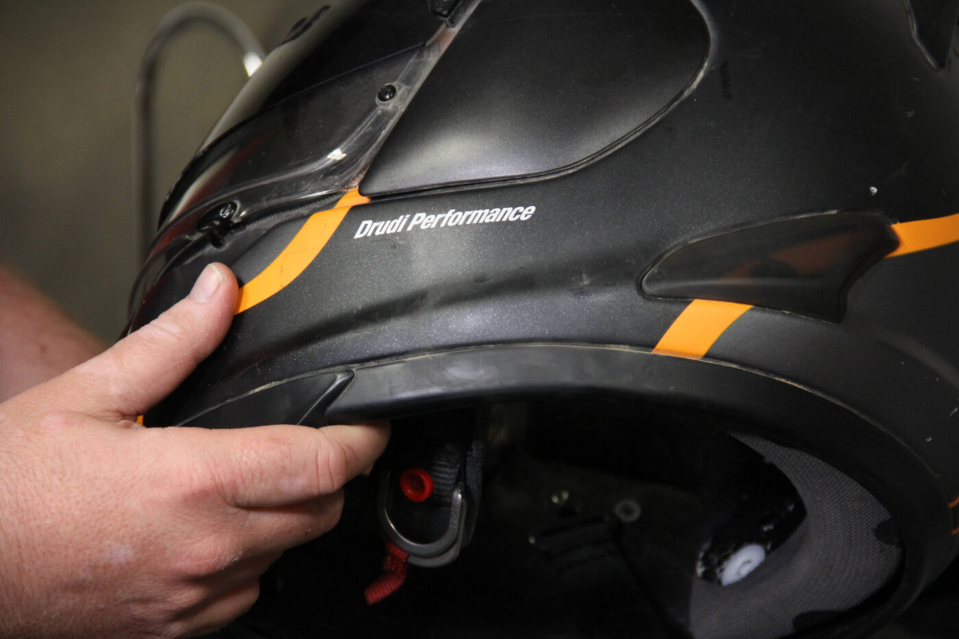 how-to-clean-non-removable-helmet-liner-step-by-step-gomotoriders