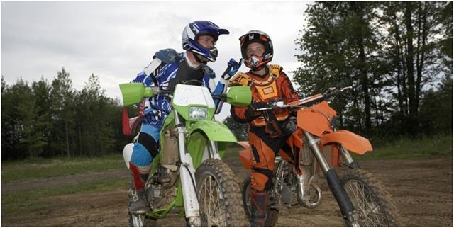 Off-road riding helmet