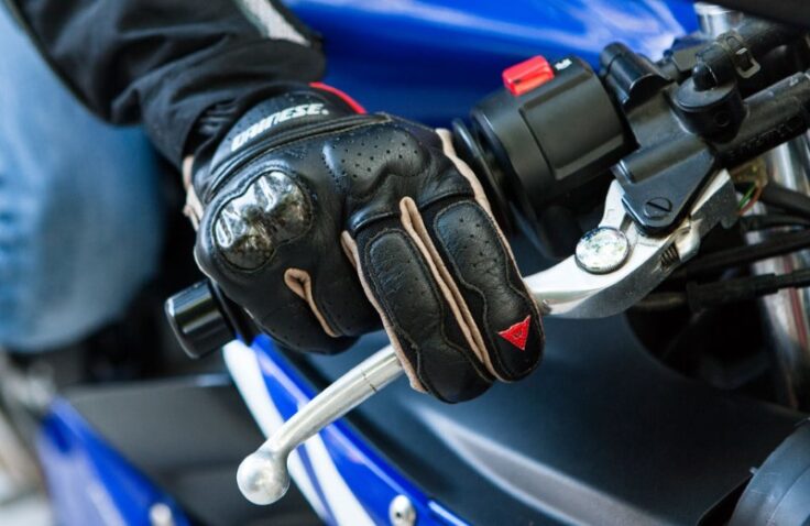 how-to-shift-gears-on-a-motorcycle-without-a-clutch-a-short-guide